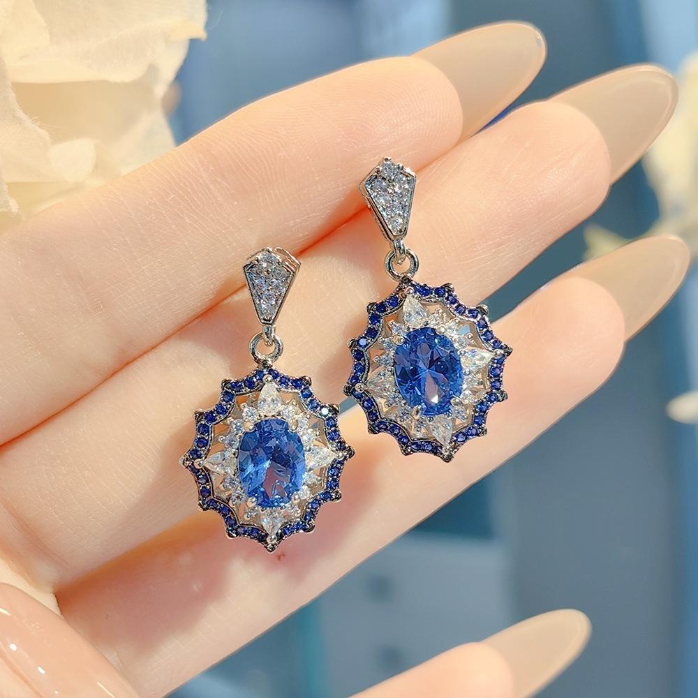 Lighting Color-Changing Red Corundum Set, High Carbon Diamond Ring, Two-Color Black Gold Pendant Necklace, Blue Pointed Crystal Colored Treasure Stud