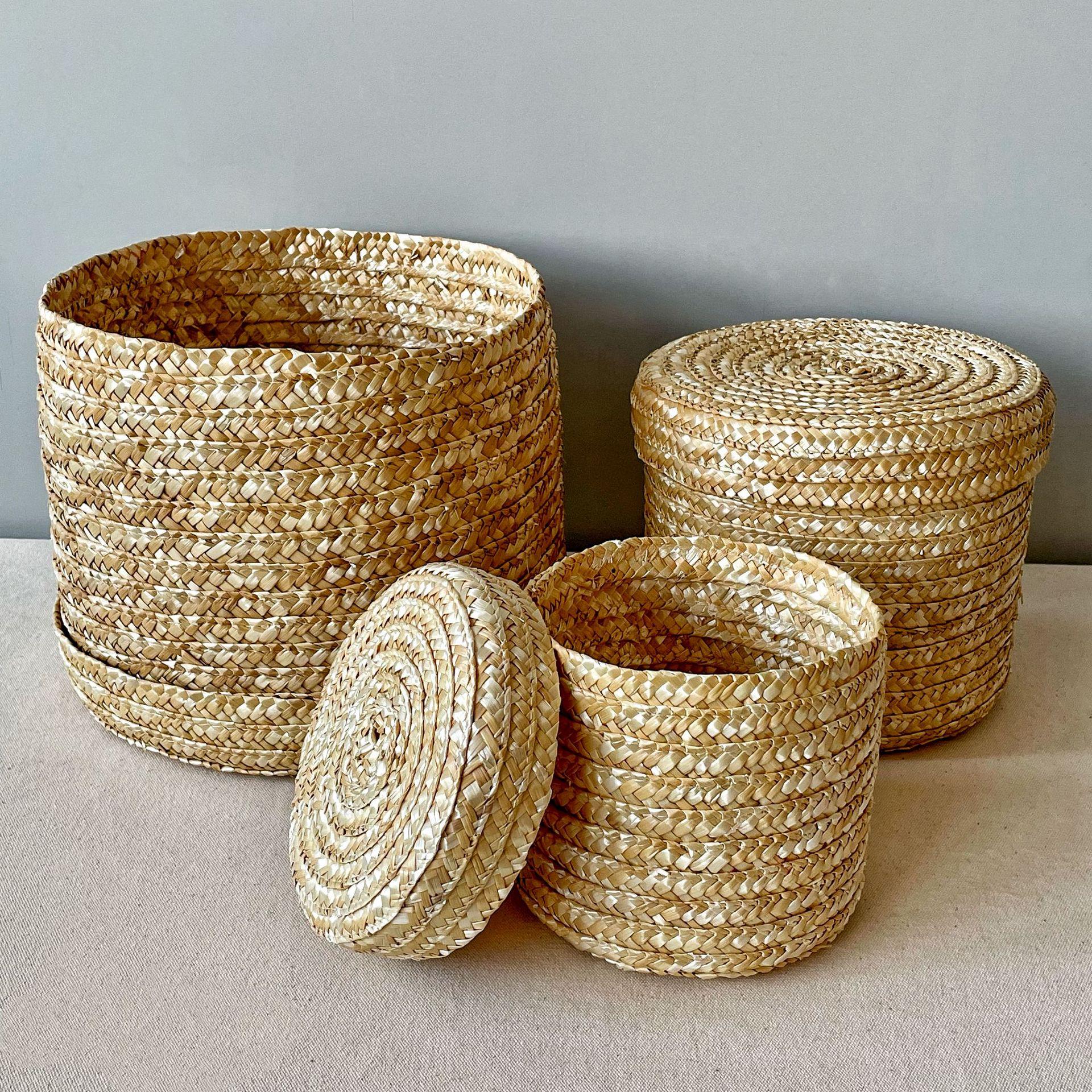 

Round Woven Rattan Basket with Lid for Desktop, Cosmetics, Snacks, and Clutter Storage Small 70g [14*14]