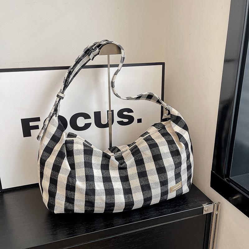 Casual lazy wind large capacity underarm bag women 2025 new summer fashion plaid canvas bag messenger bag