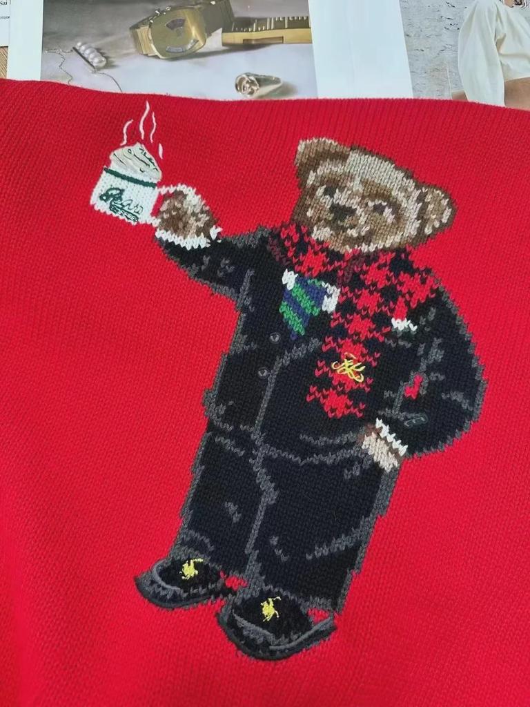 R's Klassiska Retro Röd Björn Tröja för Kvinnor – Festlig och Trendig