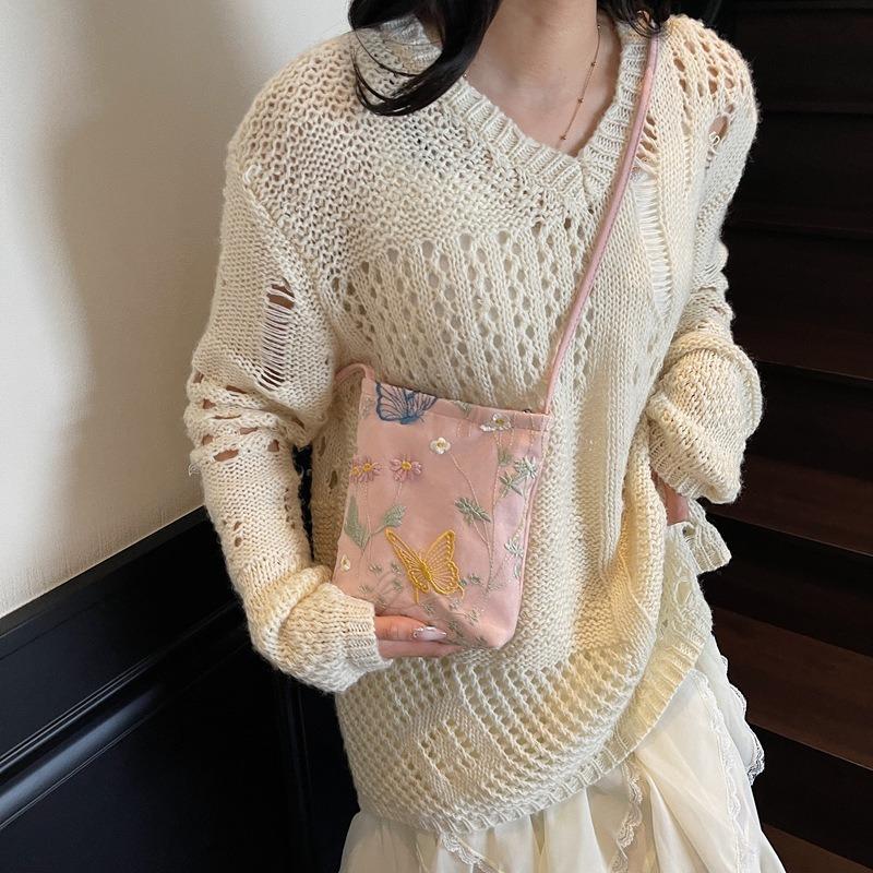 Large Capacity Bag Women's New Texture Embroidery Commuter Mobile Phone Bag Oblique Span Shoulder Bag
