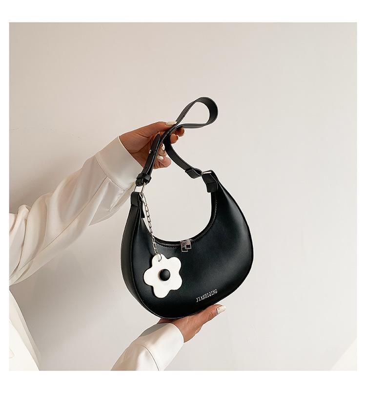 

French underarm shoulder bag women s spring and summer 2024 new popular high-end commuter niche design crescent bag чорний