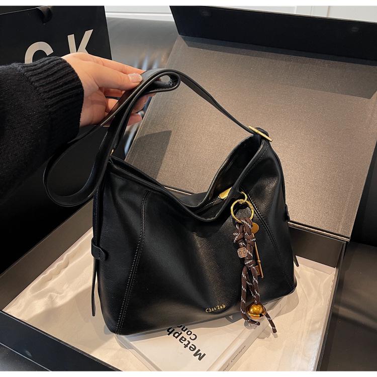 

Autumn/Winter Vintage Crossbody Shoulder Bag - Versatile, High-Quality, Fashionable Women s Bag чёрный