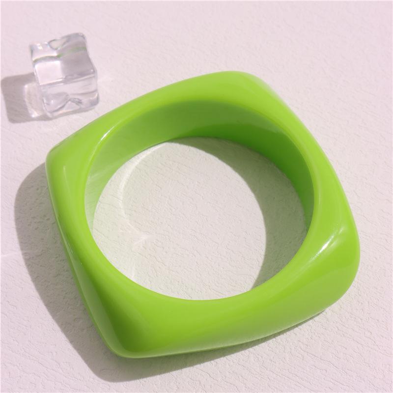 2026 Trend Acryl Übertrieben Unregelmäßig Geometrische Armreifen für Damen Harz Bunt Statement Armband Schmuck Geschenke