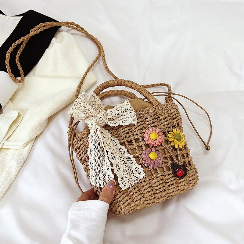 

Portable shoulder women s bag niche design bag women s spring new fashion simple casual retro messenger bag хаки