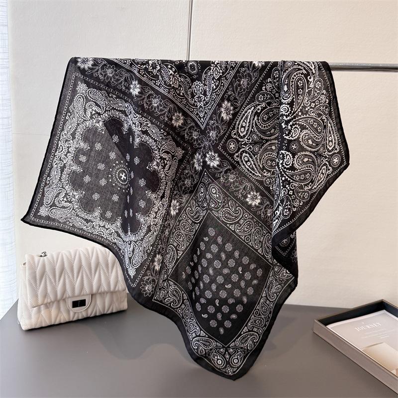 

Exotic Retro Herringbone Pattern Cotton And Linen Small Square Scarf Silk Scarf Imitation Velvet Headscarf Shawl Sun Protection Scarf Women S Scarf 68 * 68Cm (1-3cm error)