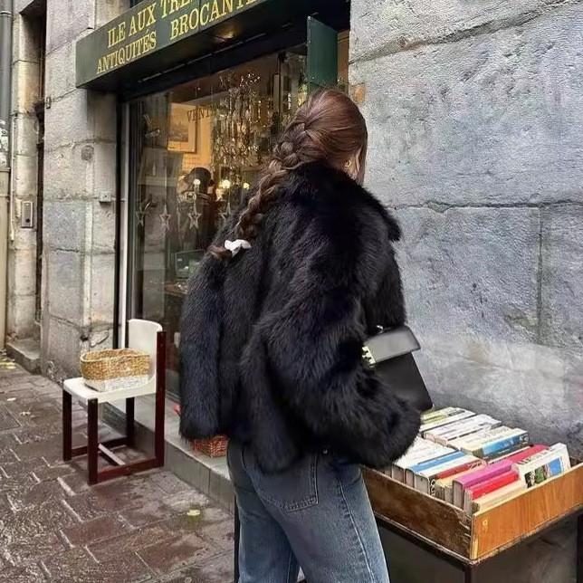 Autumn and Winter Fur Coat Women's Short Lazy Style Artificial Fox Leather Jacket Short Fluffy Jacket