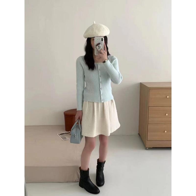 Design Sense Square Neck Pit Strip Long Sleeve Knitted Sweater Button Cardigan Age Reducing Small Jacket Women