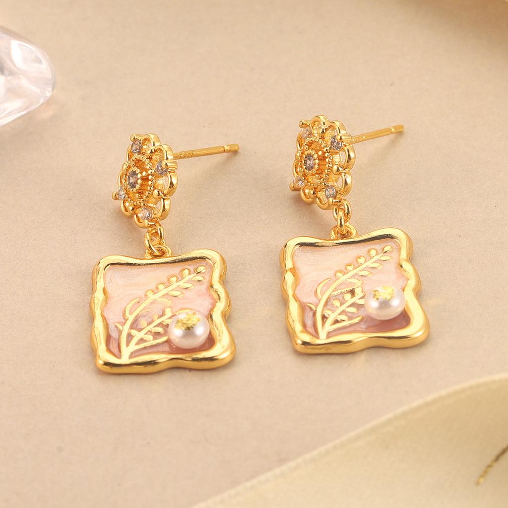 Flower Pearl Stud Earrings Enamel Oil Dripping Flower Mini Love Mori Design Sense Light Luxury Earrings Women