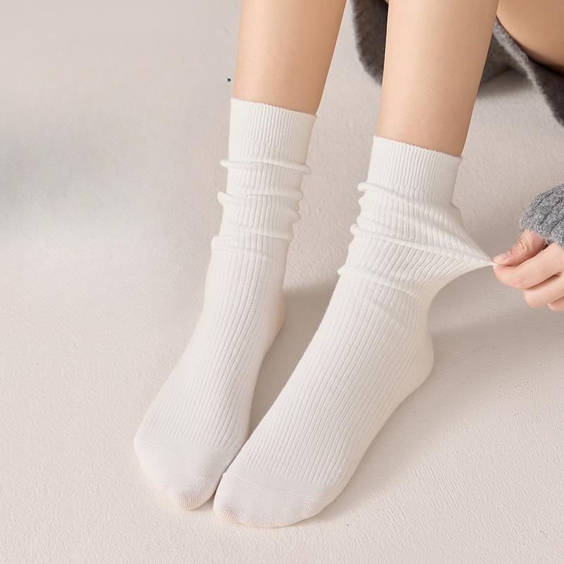 Women's Mid-calf Socks, Sweat-absorbing and Breathable, Solid-colored Cotton Socks for Autumn and Winter, Black and White Pile Socks, Long Socks