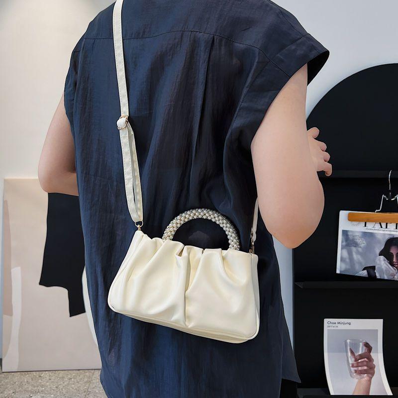 Umhängetaschen für Damen Schlichte Mode Perlen-Henkeltaschen Plissierte Vielseitige Bucket Bag Lässige Handtasche Damen Schultertasche