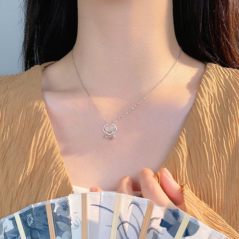 Xiangyun, Ping'an, Ruyi Lock Necklace, Xia Classical, Ethnic Style, Blessing, and Fashion White Jade Marrow Pendant