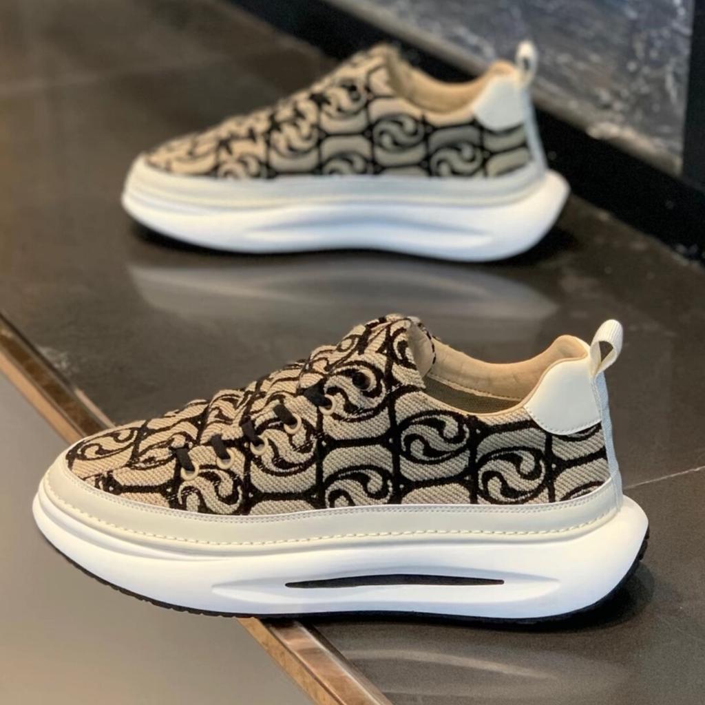 Spring and Summer New Men's Shoes Fashionable Simple Trendy Casual Shoes Korean Style Thick Sole Lightweight Sneakers for Students Men