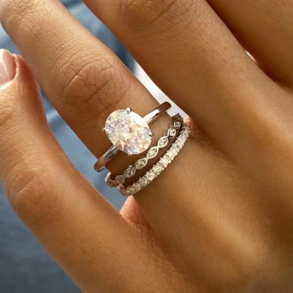 Luxury European and American Jewelry, Dazzling Sparkling Diamond Egg-shaped 3-piece Ring, Luxury Full Diamond Temperament Ring.