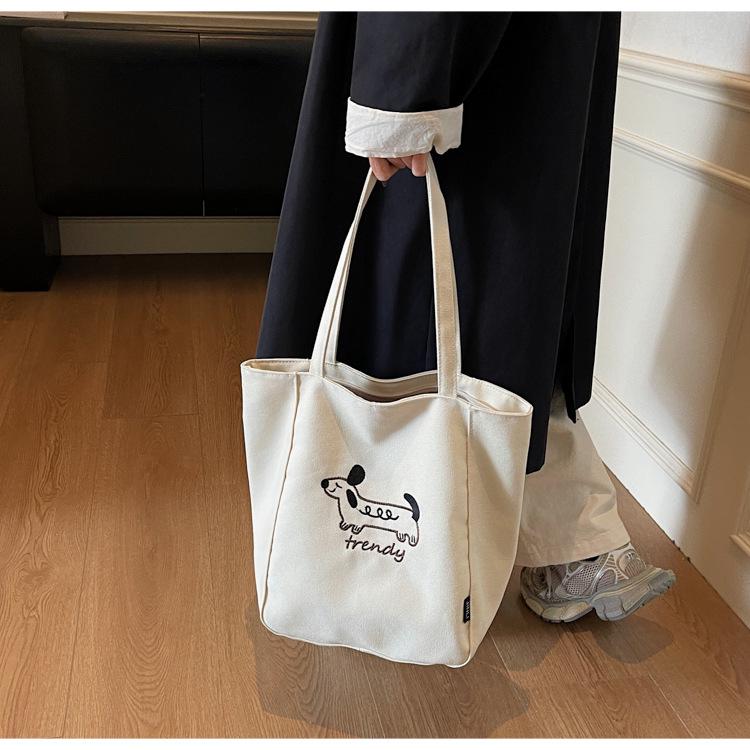 2025 Autumn/Winter Women's Lightweight Korean Style Tote Bag - Large Capacity, Simple Fashion, Commuter-Friendly