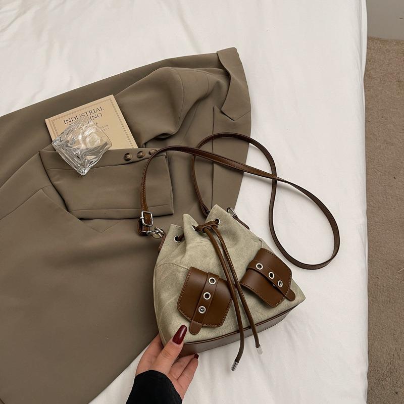 Retro small bag women's summer new fashion niche messenger bag is now popular bucket bag