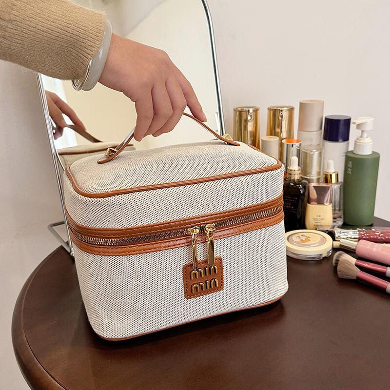 MDNG Large Capacity Cosmetic Travel Bag 1