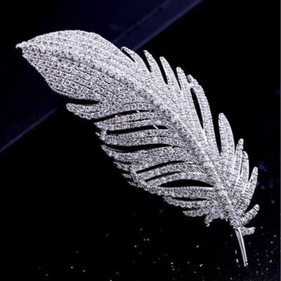 Rhinestone Feather Brooch for Women Men Faux Crystal Feather Lapel Safety Pin Collar Jewelry Accessory for Parties Weddings