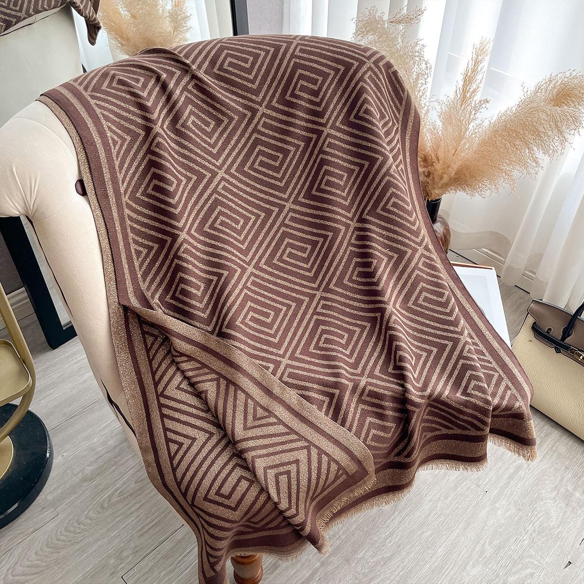 

Весенне-осенний тонкий шарф Двусторонний шарф из имитации кашемира Женская шаль на четыре сезона Чувство стиля Теплый Универсальный 185*65 коричневый