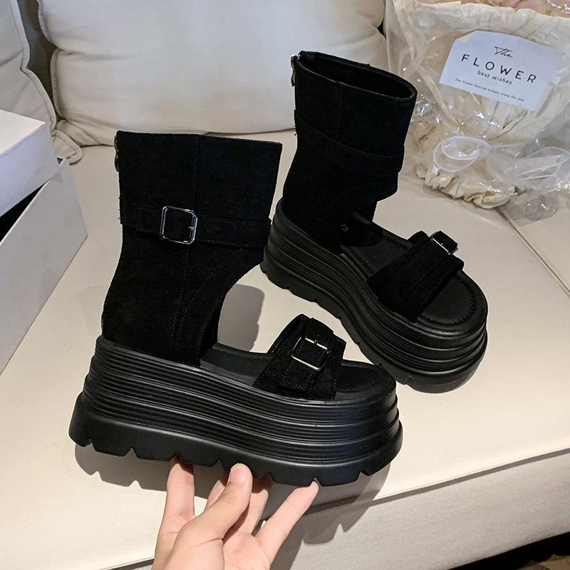 

Height increase 8cm thick-soled high-top sandals women s 2025 summer new open-toe fashion personalized wear, ride a locomotive cool boots tide 39 чёрный