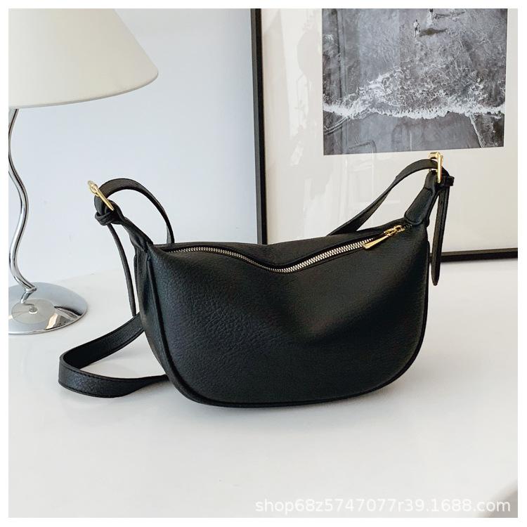 

Dumpling bag women s bag dumpling bag diagonal crossbody retro women s large capacity 2025 versatile new niche design commuter bag
