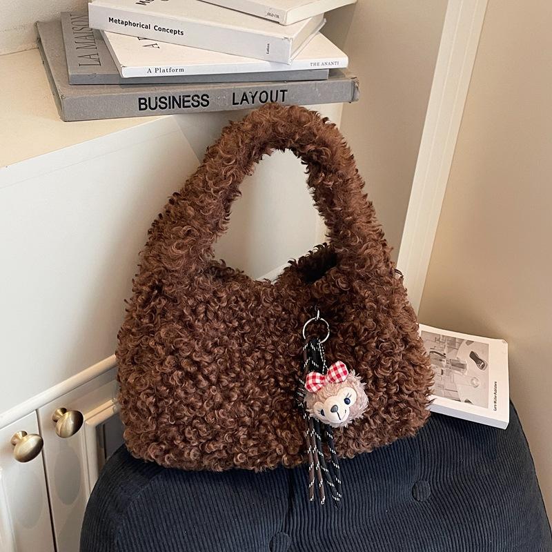 

Autumn and winter women s handbag small bag 2025 new fashion plush bag simple shoulder underarm hair bag коричневый