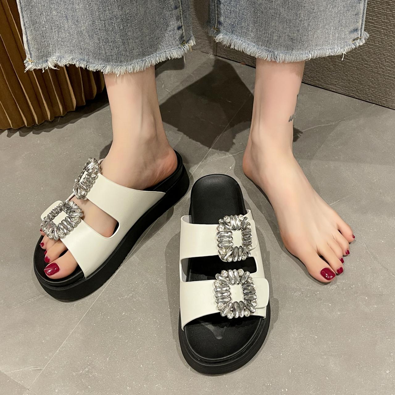 

Дизайнерские тапочки на среднем каблуке с кристаллами, женская обувь, сандалии на платформе, новинка 2024 года, сексуальные шлепанцы на толстой подошве, пляжная швабра 35 белый