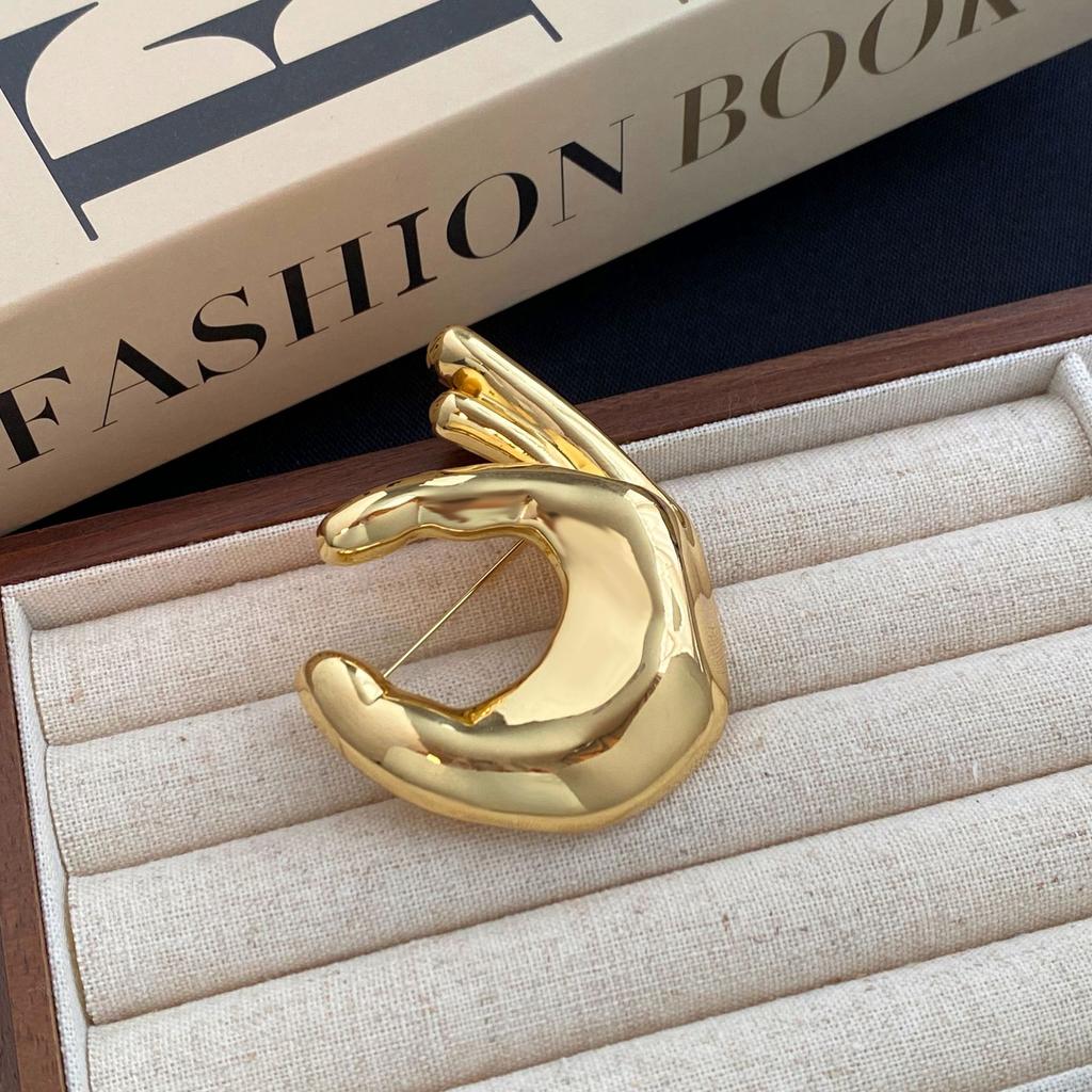 Metal Smooth Fashion Creative Alloy Ok Gesture Brooch Men'S Suit Texture Niche Accessories