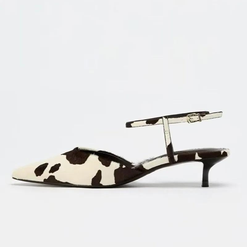 Neuartiger Kuhmuster High Heels Damen Mode Spitze Knöchelriemen Schnalle Kitten Heel Designerschuh Eleganter Bankett-Kleiderschuh
