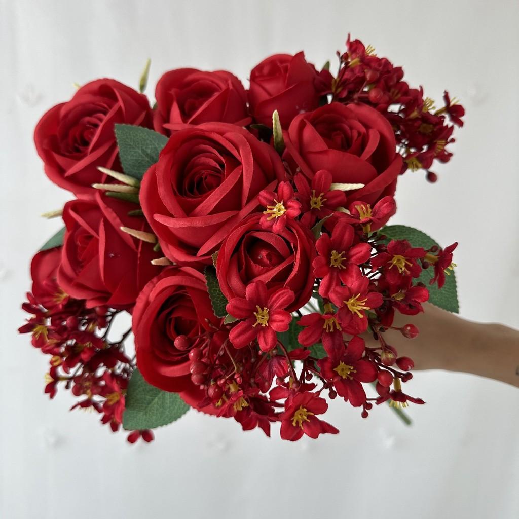 Elegantes Seidenrosen-Bouquet mit realistischem Design für Hochzeitsdekoration und Foto-Requisiten