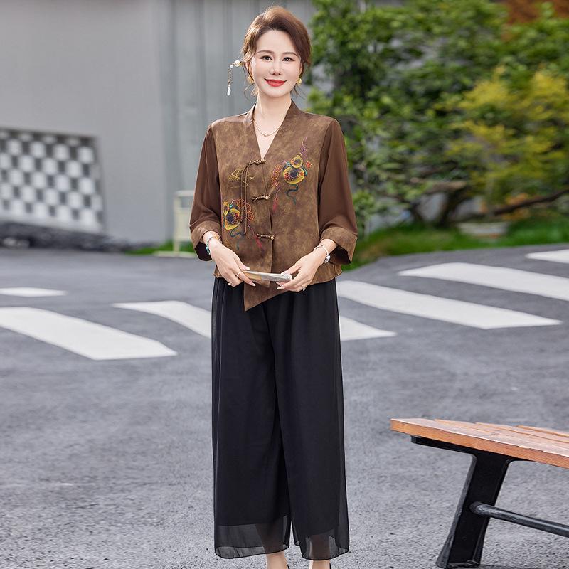 

Mom s Elegant Chiffon Suit: Spring/Summer Chinese Embroidered Loose Top 4XL [Weight 135-150 Jin]