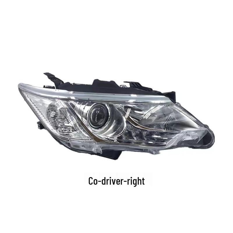 

Ксеноновая фара Toyota Camry 2015-2017