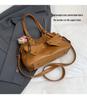 Exquisite Women's Fashion Versatile Shoulder Crossbody Bag - High-End Casual Commuter for Autumn/Winter 2025