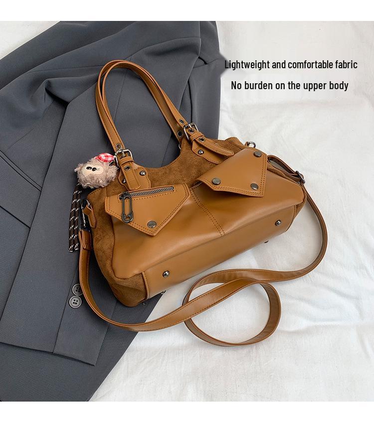 Exquisite Women's Fashion Versatile Shoulder Crossbody Bag - High-End Casual Commuter for Autumn/Winter 2025