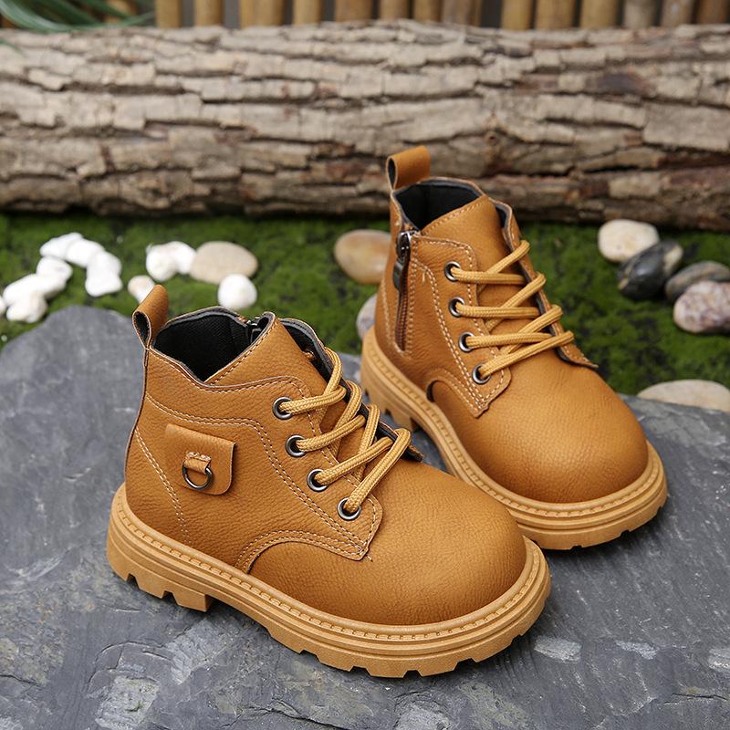 

Ботинки Мартина для мальчиков Детские кожаные ботинки на мягкой подошве 2025 Весна и Осень Новые Модные маленькие желтые ботинки для девочек Детские низкие ботинки 21-26 yards, 6 pairs in one hand