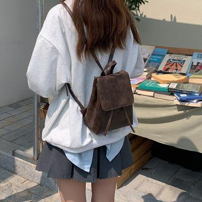 Mochila pequena com aba de cordão feminina, mini mochila escolar texturizada de couro PU, bolsa de viagem fashion para meninas, mochilas