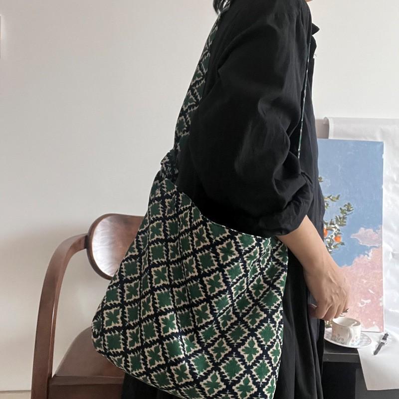 Niche Design 2024 New Retro Green Diamond-checked Corkwick Flannel Bag Women's Cross-body Shoulder Large Capacity