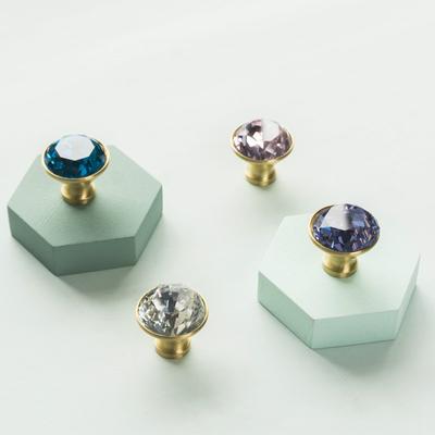 Křišťálová diamantová rukojeť z čisté mědi Nordic Light Luxury Gold Zásuvka dvířek skříně Malá rukojeť s jedním otvorem
