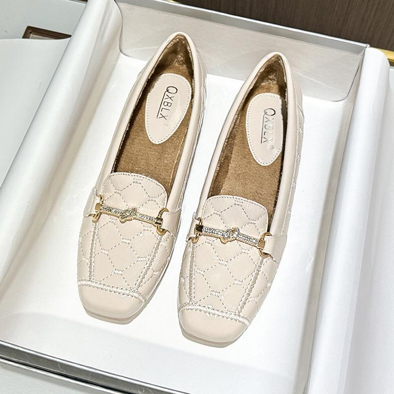 2026 Spring Women's Patent Leather Rhinestone Furry Loafers - Large Size, Velvet, Warm, Soft Sole