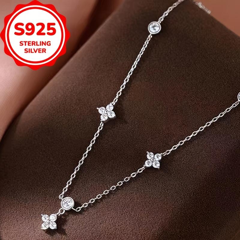 

A S925 silver lucky four-leaf clover necklace, fashionable and elegant, perfect for Valentine s Day jewelry gifts