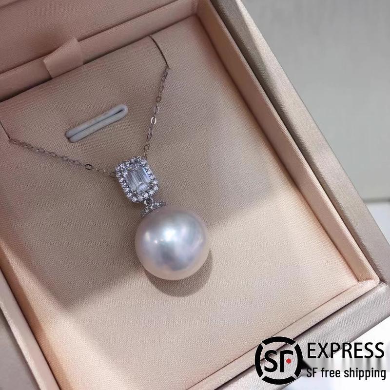 Collier Classique de Perles d'Eau Douce Zhuji avec Grand Pendentif Carré