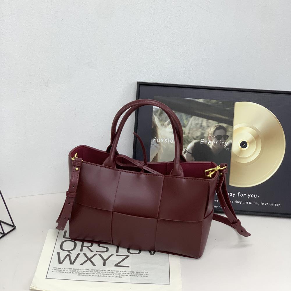 Genuine Leather Woven Tote Bag - High-Quality Fashion Shoulder Handbag for Women