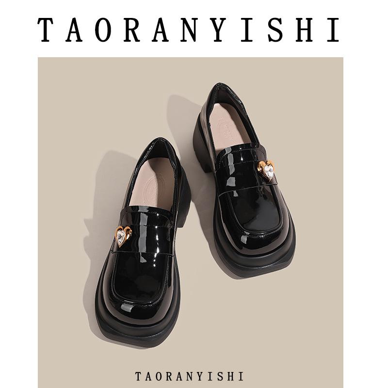 

Черные туфли на платформе женские ранняя весна новые универсальные британские маленькие кожаные туфли стразы глубокий вырез одинарные туфли 43 чёрный