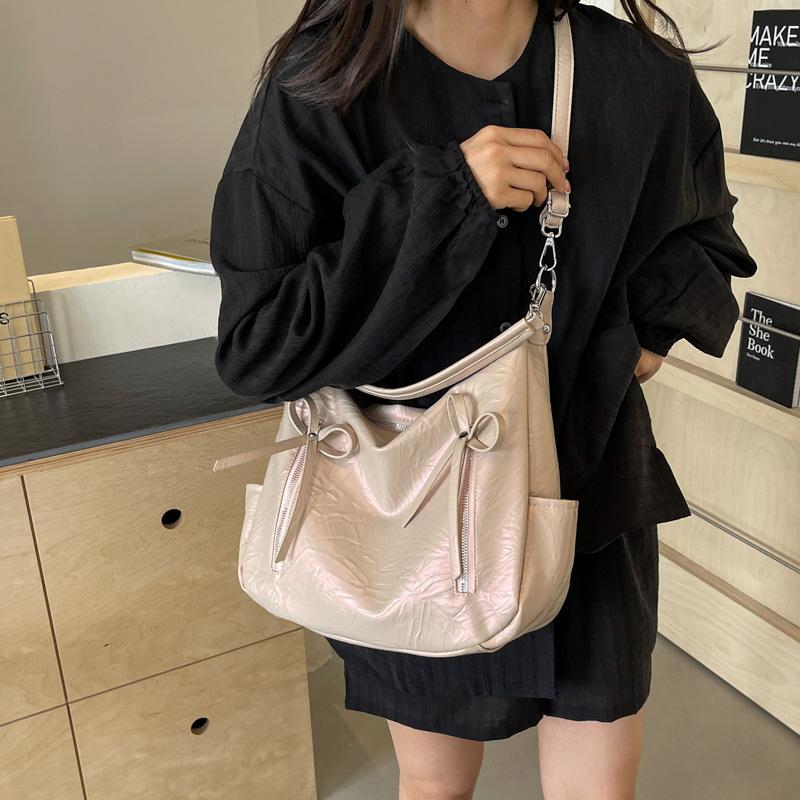Fashion women's bag large capacity tote bag new simple shoulder commuter messenger bag