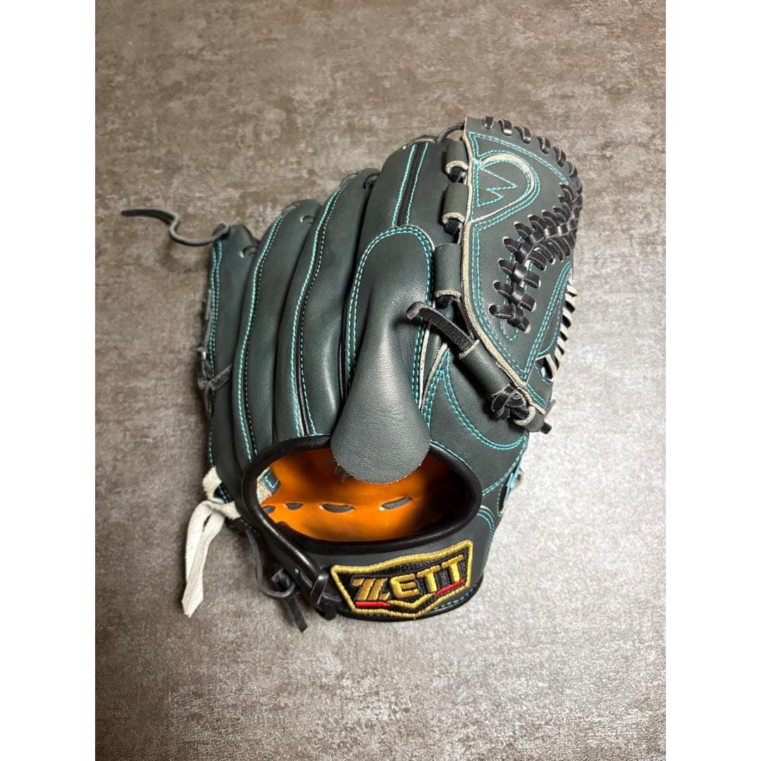 Used ZETT Softball Gloves for Pitchers