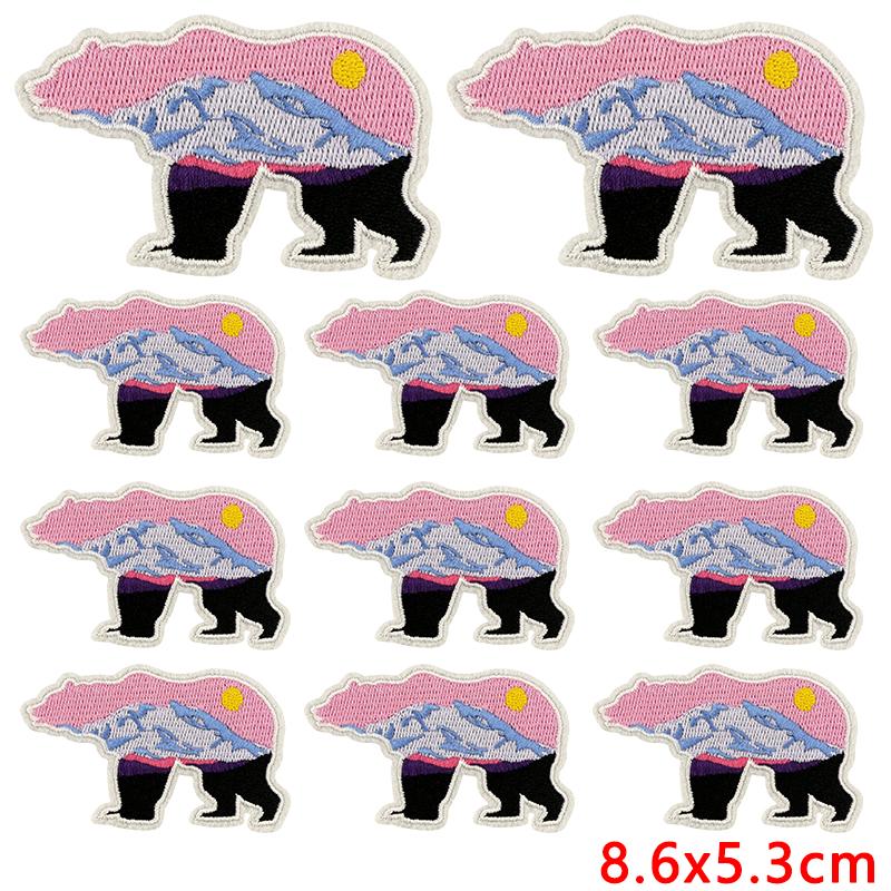 10uds Venta al por mayor Parches Bordados de Osos Animales de Dibujos Animados Paisajes Naturales Parches Termoadhesivos DIY Sombreros Chaquetas Insignia para Coser Decoración