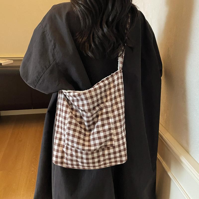 Korean version of lazy wind tote bag women's 2025 autumn new large-capacity plush shoulder crossbody plaid cloth bag