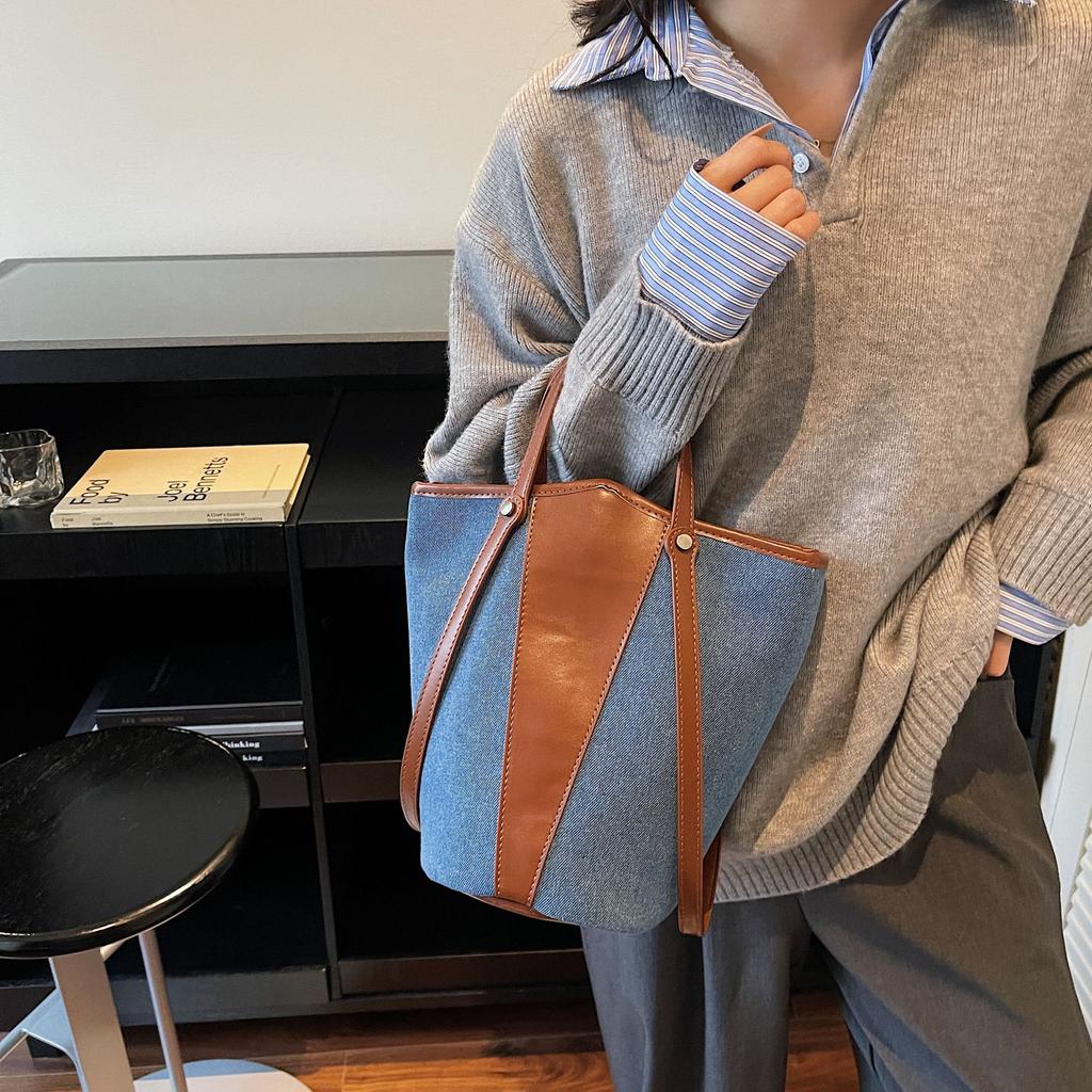 Large capacity bucket bag women 2025 fashion trendy Korean underarm bag versatile denim handbag shoulder tote bag
