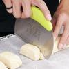 1 Stück Mehrfarbiges Schneidemesser aus Edelstahl mit Skala Mehlteig-Schneidemesser Silikongriff Schneidemesser Backwerkzeuge