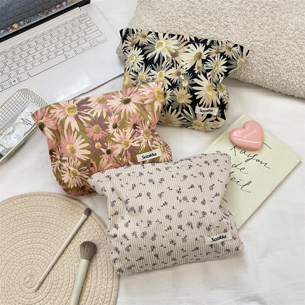Corduroy Floral Makeup Pouch Women Inner Bag Portable Large Capacity Makeup Case Cosmetic Organizer Bags Travel Toiletry Bag